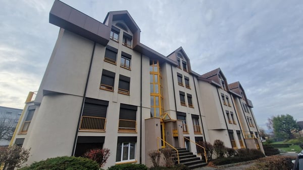 Appartement de 1.5 pièces d'env. 120 m2 avec balcon 1