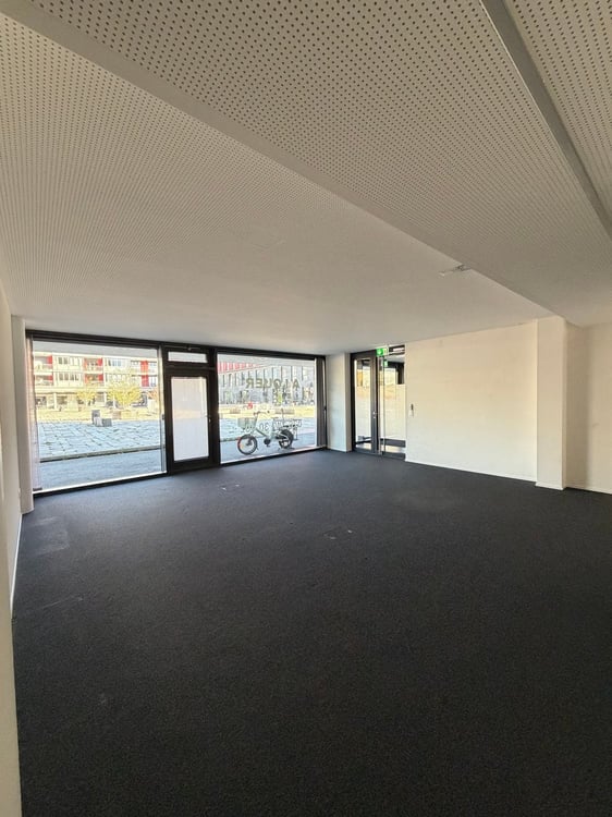 Surface commerciale d'env. 114.54 m2 à louer 7