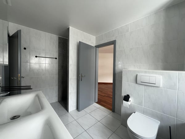 Magnifique appartement de 4.5 pièces rénové à louer aux Hauts-Geneveys 8