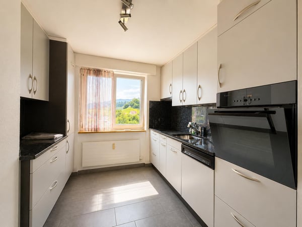 Charmant appartement de 4 pièces avec 2 balcons 3