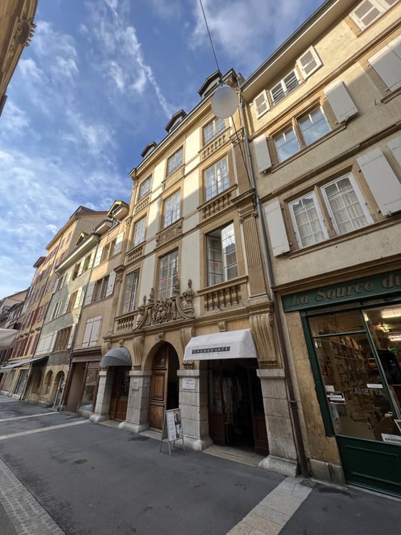 Appartement de 3,5 pièces au coeur du centre historique de Neuchâtel 7