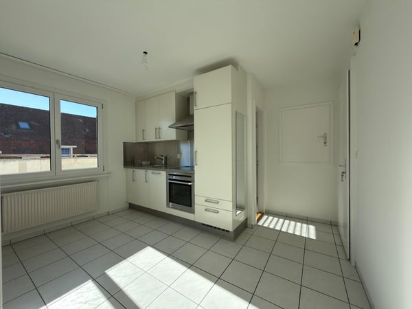 Appartement 2.5 pièces à la Rue du Milieu 19, Bienne 1