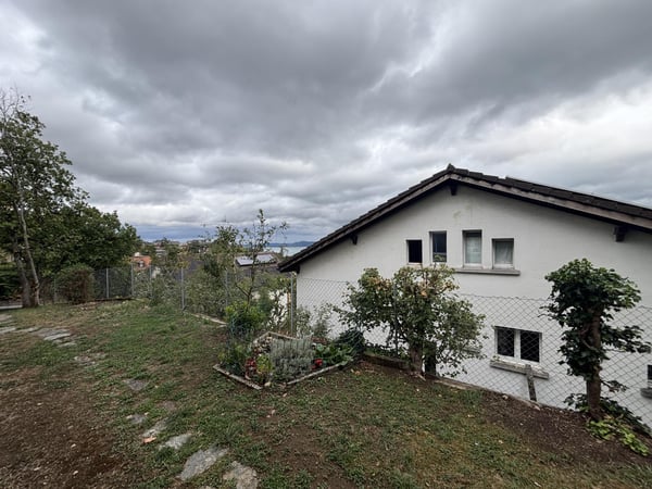 Appartement rénové de 4 pièces au rez-de-chaussée 9