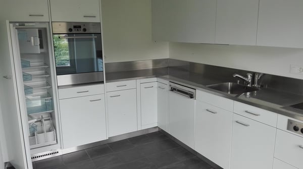 Moderne 4.5-Zimmer-Wohnung mit Balkon für Ihre Familie 2
