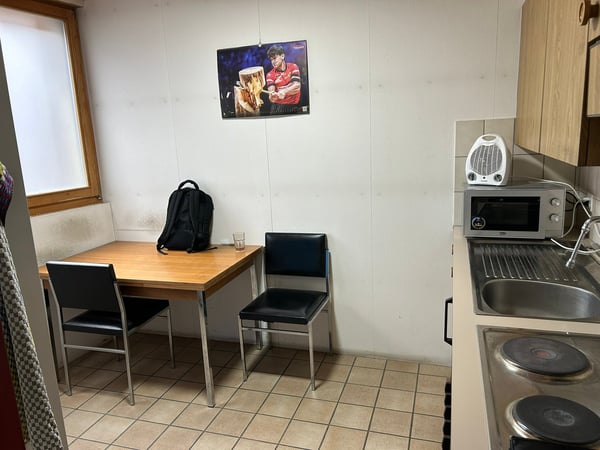 Gewerbe-/Werkstatt mit Büro in Dotzigen 8