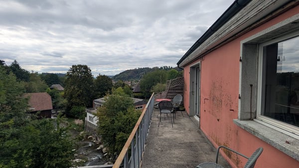 Grosszügig mit idyllischem Ausblick 10
