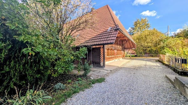 Charmantes, historisches Bauernhaus mit grossem Garten, Stallung und eigener Quelle in Lotzwil 24