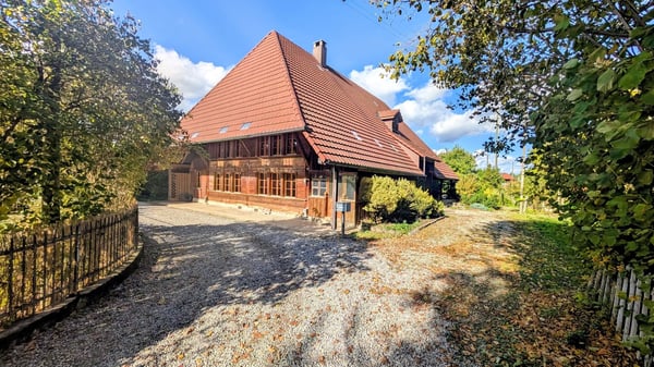 Charmantes, historisches Bauernhaus mit grossem Garten, Stallung und eigener Quelle in Lotzwil 5