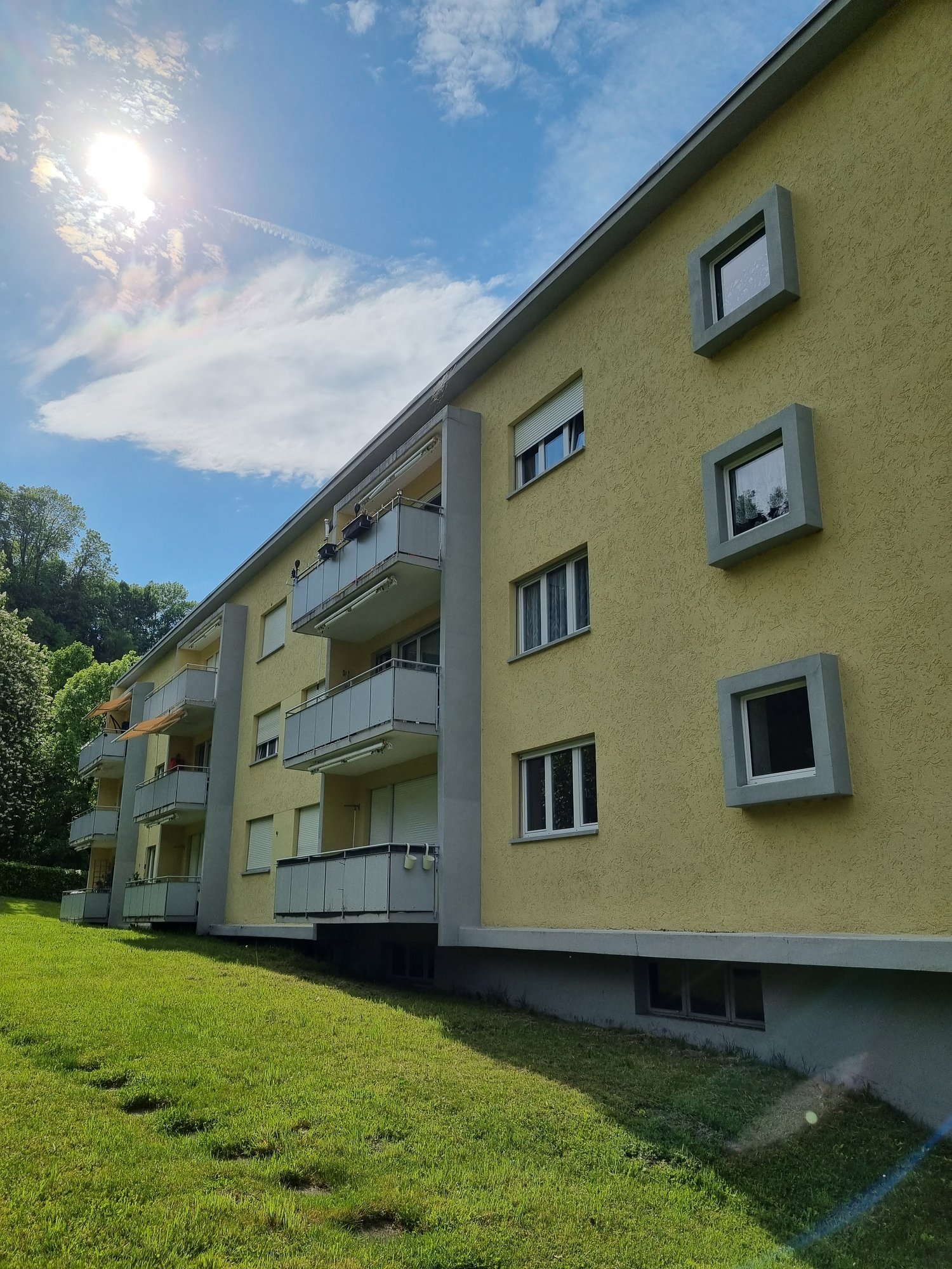 Bild Schöne 3.5 Zimmerwohnung mit Balkon