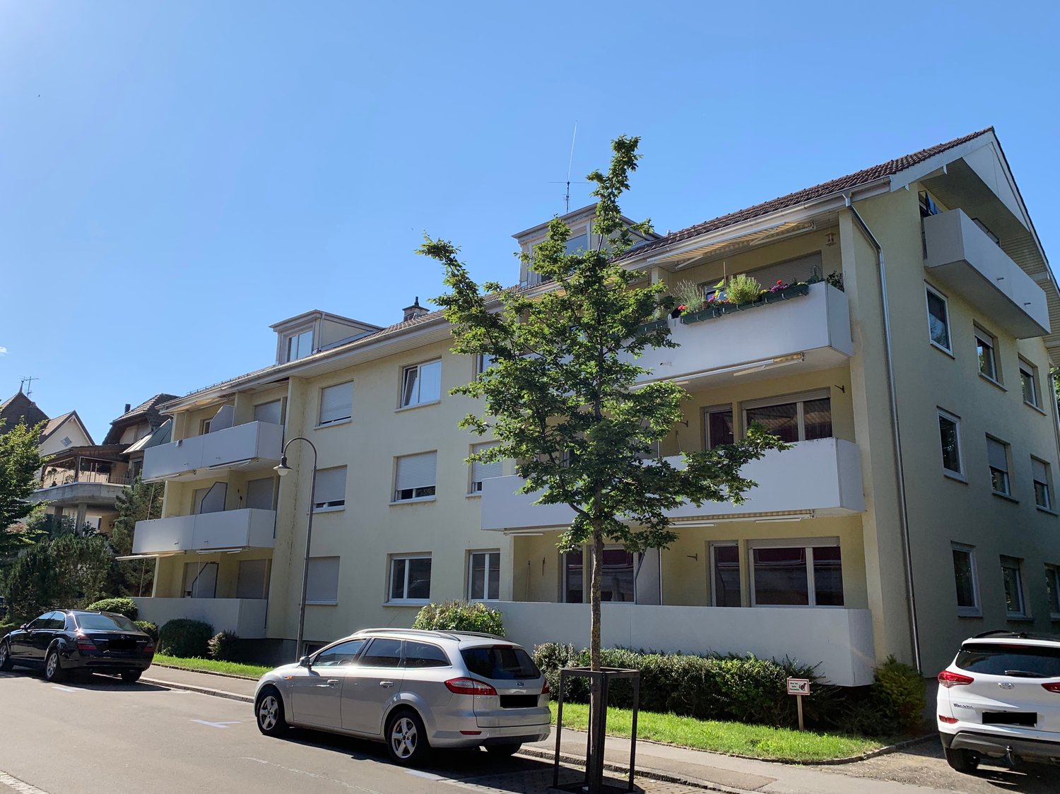 Bild Helle, geräumige 4.5 Zimmerwohnung mit Balkon zu vermieten