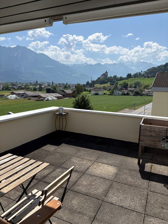 Schöne 2.5 Zimmerwohnung mit idyllischer Aussicht zu vermieten 8