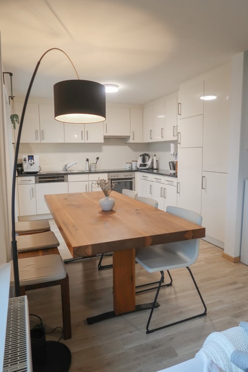 Schöne, helle 4.5 Zimmerwohnung mit toller Aussicht 2