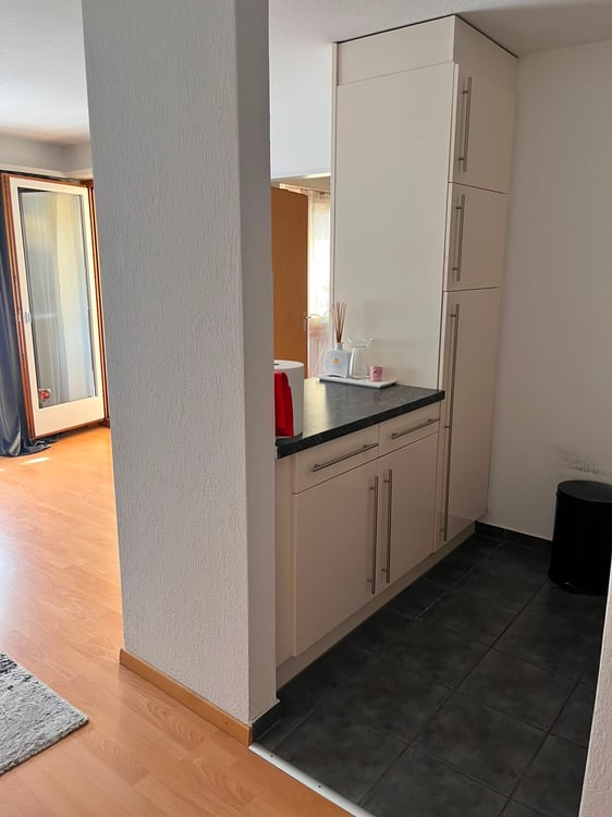 Schöne 2.5 Zimmerwohnung mit Balkon 3