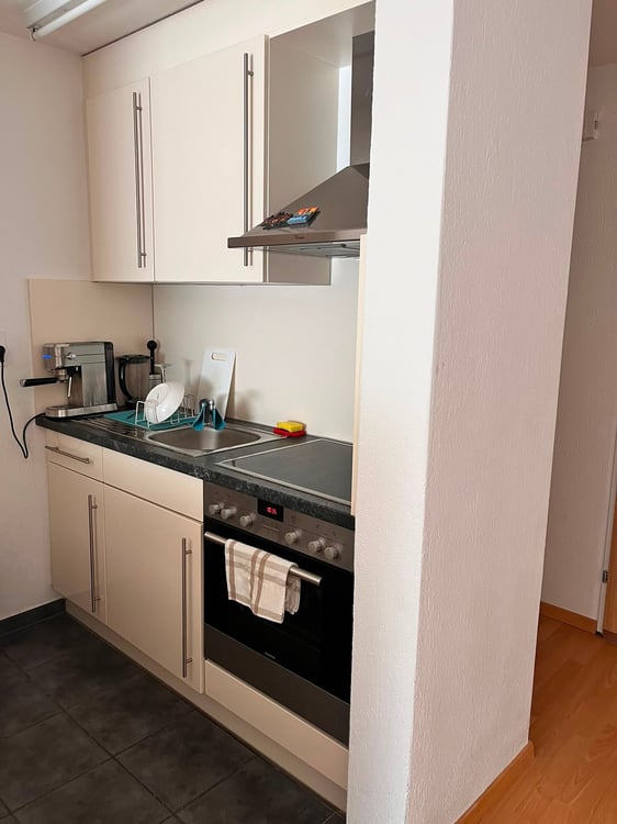 Schöne 2.5 Zimmerwohnung mit Balkon 2