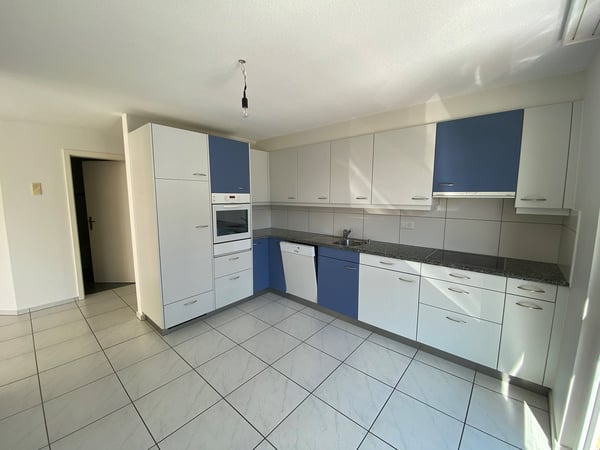 Lichtdurchflutete 4-Zimmerwohnung mit grossem Balkon in Seedorf 11