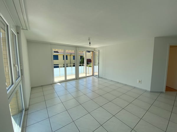 Lichtdurchflutete 4-Zimmerwohnung mit grossem Balkon in Seedorf 9