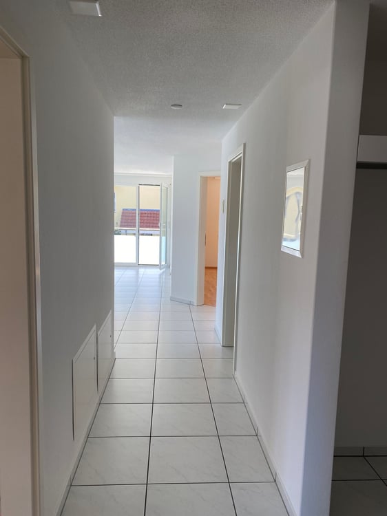 Lichtdurchflutete 4-Zimmerwohnung mit grossem Balkon in Seedorf 16
