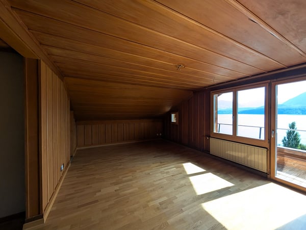 Charmante 2.5-Zimmer-Dachwohnung mit traumhaftem See- und Bergblick 17