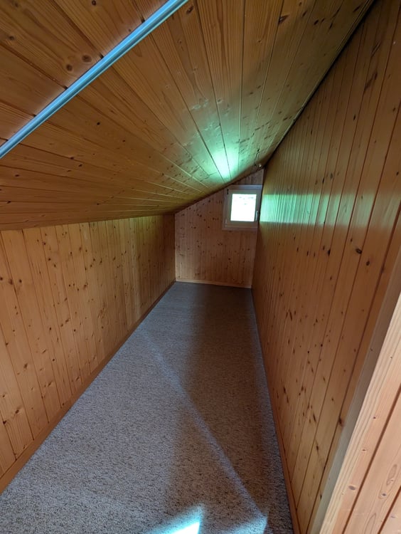 Charmante 2.5-Zimmer-Dachwohnung mit traumhaftem See- und Bergblick 13
