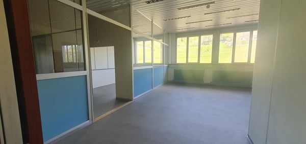 Büros von 279 m² in Penthalaz 6