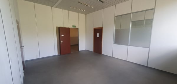 Büros von 279 m² in Penthalaz 13