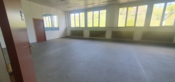 Büros von 279 m² in Penthalaz 8