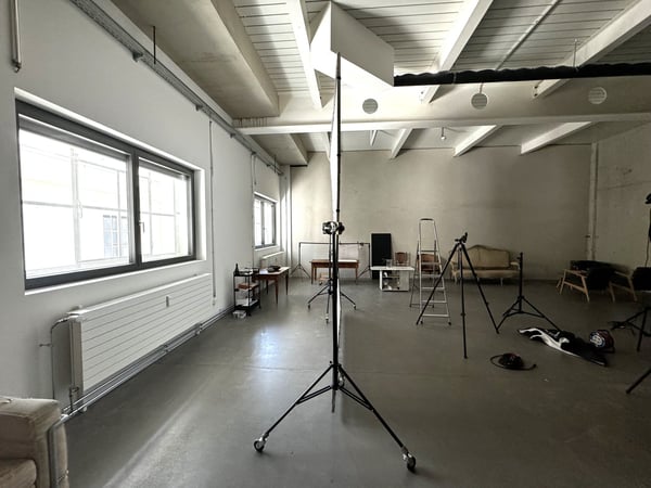 Wunderschönes Atelier im Rohbaustil mit Archiv 5