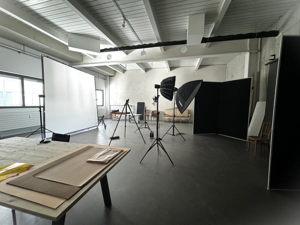 Wunderschönes Atelier im Rohbaustil mit Archiv 7