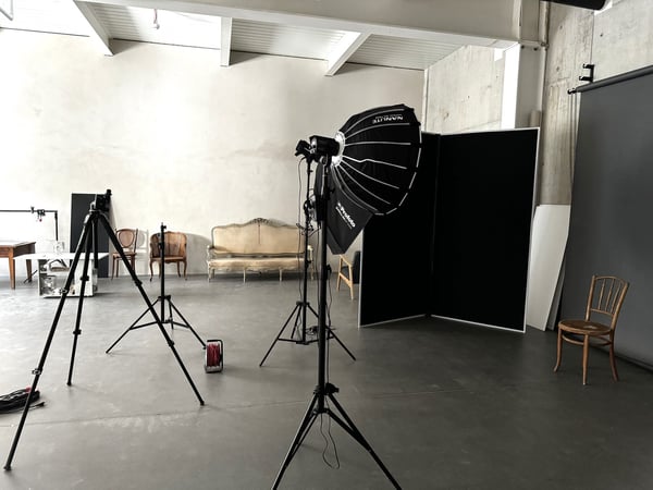 Wunderschönes Atelier im Rohbaustil mit Archiv 8