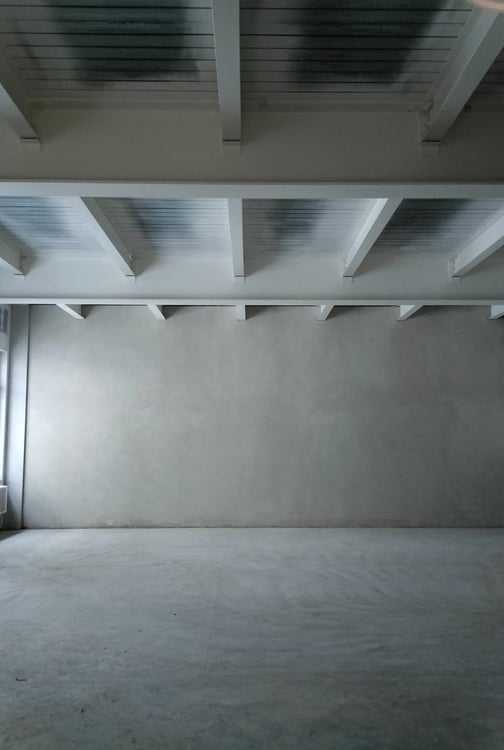 Wunderschönes Atelier im Rohbaustil mit Archiv 4