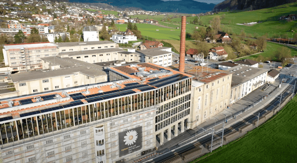 Wunderschönes Atelier im Rohbaustil mit Archiv 1