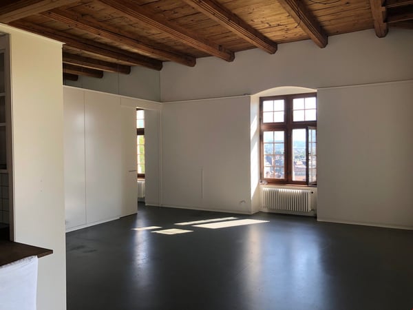 Einzigartige Gelegenheit! Wohnen auf dem Schlossberg Thun 2