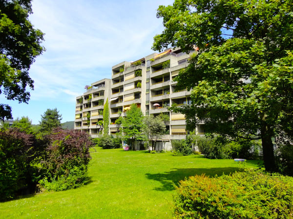 Frisch saniert! Helle 4.5-Zimmerwohnung mit Ausblick ins Grüne 13
