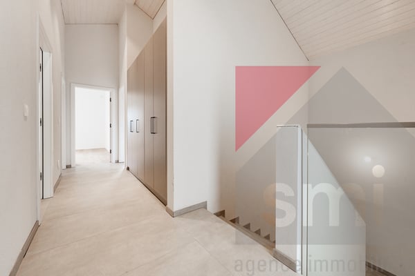 Villa spacieuse de 5 pces avec des finitions harmonieuses 12