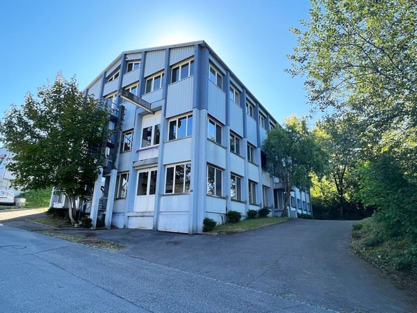 Gewerbeliegenschaft auf drei Etagen in Grenchen 2