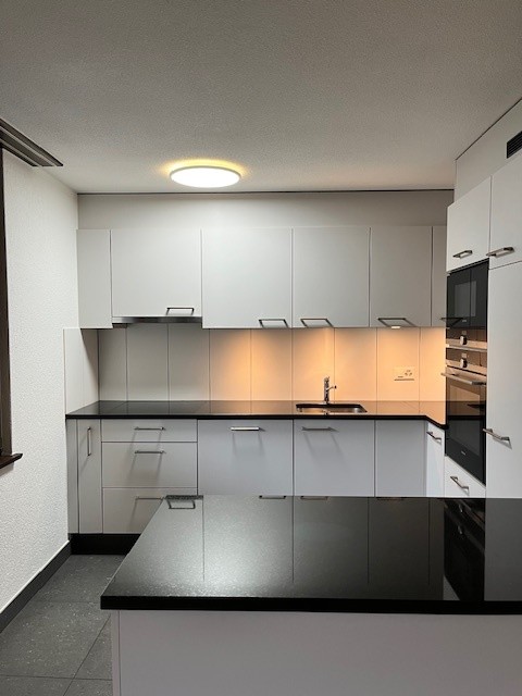 Schöne, helle 4-Zimmer-Wohnung in Frutigen 1