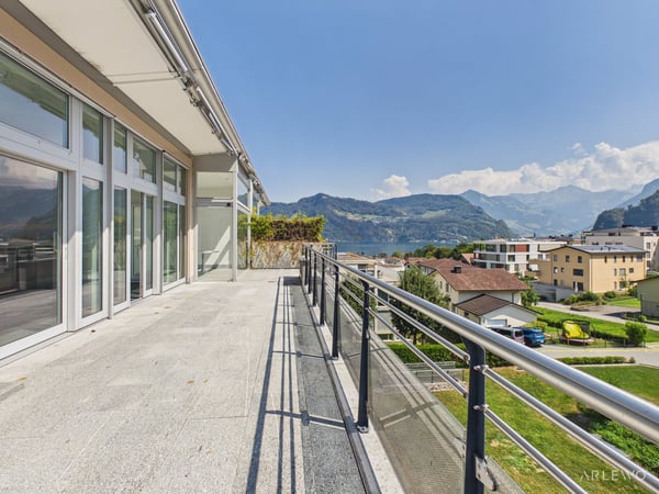 Exquisite 3½-Zimmer-Attikawohnung (108 m2) mit Traumterrasse und Seesicht 9