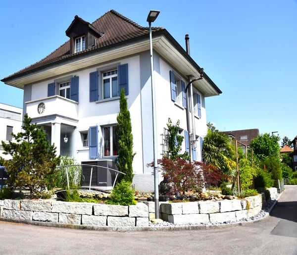 exklusive + total renovierte 1.5 Zimmer EFH-Villa mit Gartenhaus an top Zentrum-Lage 34