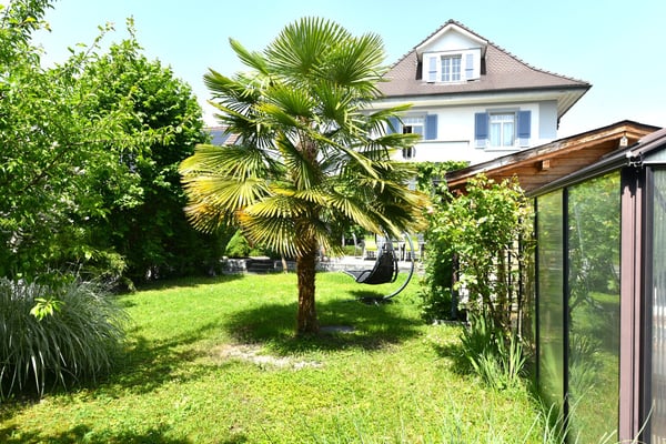 exklusive + total renovierte 1.5 Zimmer EFH-Villa mit Gartenhaus an top Zentrum-Lage 31