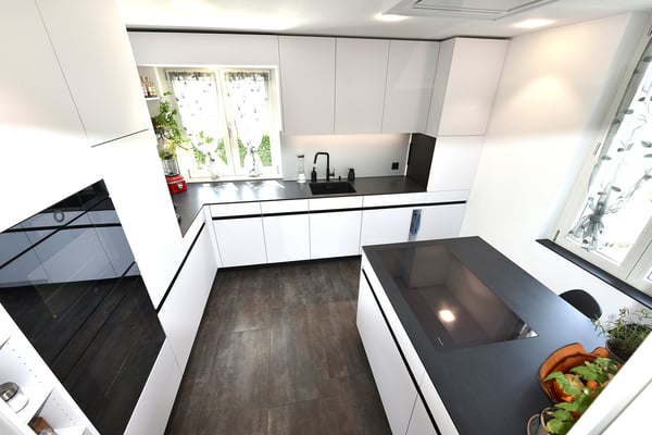 exklusive + total renovierte 1.5 Zimmer EFH-Villa mit Gartenhaus an top Zentrum-Lage 10