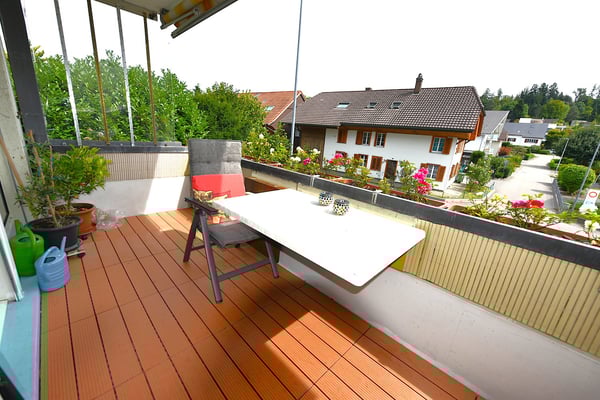 1.5 Zimmer-WHG mit Balkon, Lift + Auto-Abstellplatz 1