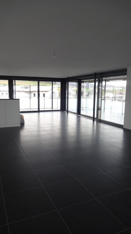 Exklusive Wohnung mit grosser Terrasse an zentraler Lage 4