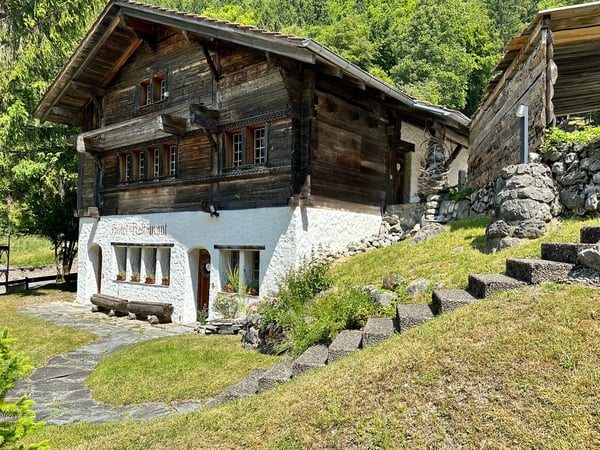 Charmantes Chalet-Haus mit vielen Nebengebäude in idyllischer Berglage in Gündlischwand 9