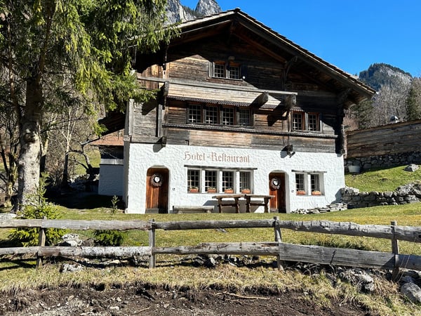 Charmantes Chalet-Haus mit vielen Nebengebäude in idyllischer Berglage in Gündlischwand 8