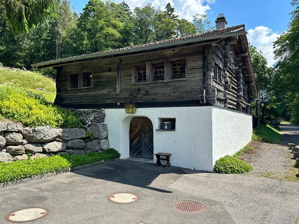 Charmantes Chalet-Haus mit vielen Nebengebäude in idyllischer Berglage in Gündlischwand 12