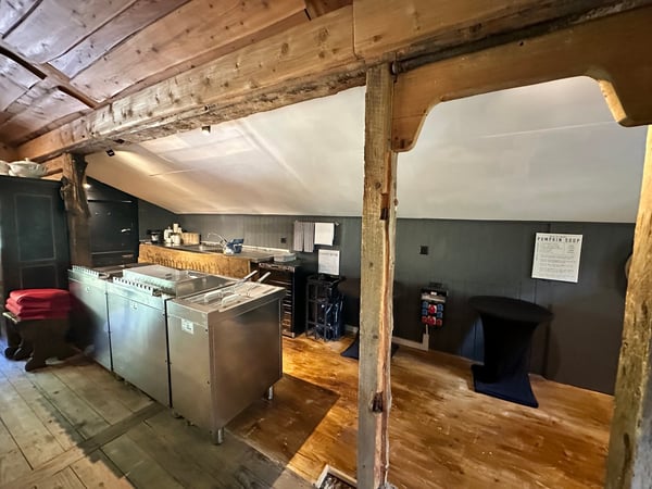 Diverse Nebengebäude Hotel mit 8 Zimmern, Garagen, Chalet, alte Käserei, Eventlocation, Bauland etc 16