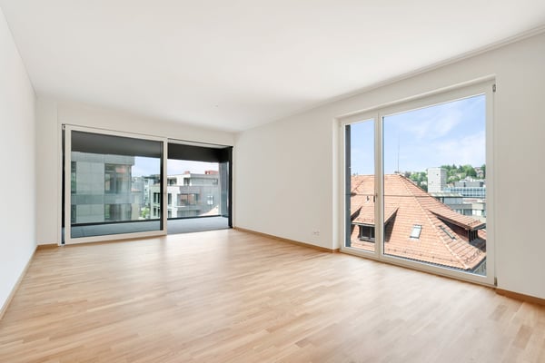 Moderne 2.5-Zimmer-Wohnung mit Balkon und Stadtblick in St. Gallen 3