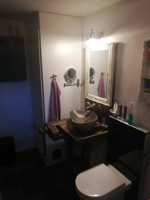 kleines Bauernhaus mit Gewerbe- und Oekonomieteil in Studen zu vermieten 9