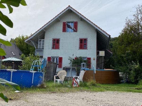 kleines Bauernhaus mit Gewerbe- und Oekonomieteil in Studen zu vermieten 4