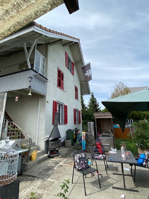 kleines Bauernhaus mit Gewerbe- und Oekonomieteil in Studen zu vermieten 2